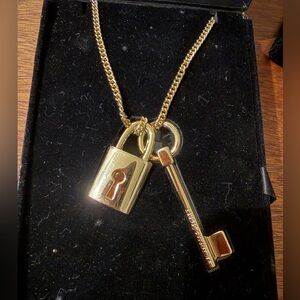 NEW Victoria’s Secret scandalous lock &  key gold necklace $78